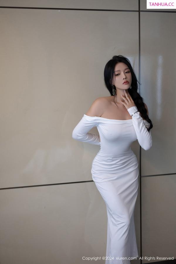 小娜比  [XiuRen]高清写真图 2024.09.05 No.9115 娜比 黑丝美腿第8张图片